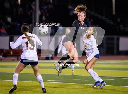 Thumbnail 2 in San Clemente vs Roosevelt (CIF-SS Division 1 Rd 1) photogallery.