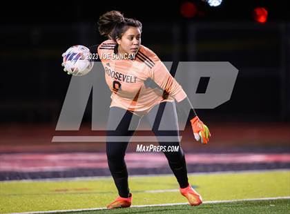 Thumbnail 2 in San Clemente vs Roosevelt (CIF-SS Division 1 Rd 1) photogallery.
