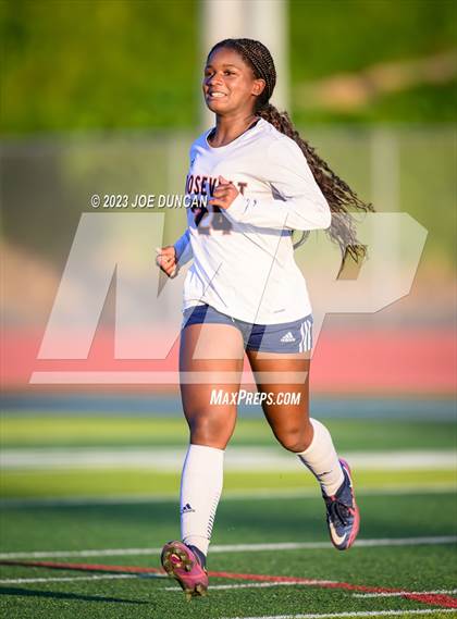 Thumbnail 3 in San Clemente vs Roosevelt (CIF-SS Division 1 Rd 1) photogallery.
