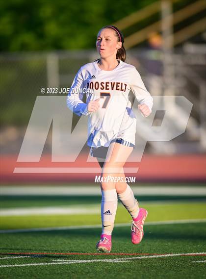 Thumbnail 3 in San Clemente vs Roosevelt (CIF-SS Division 1 Rd 1) photogallery.