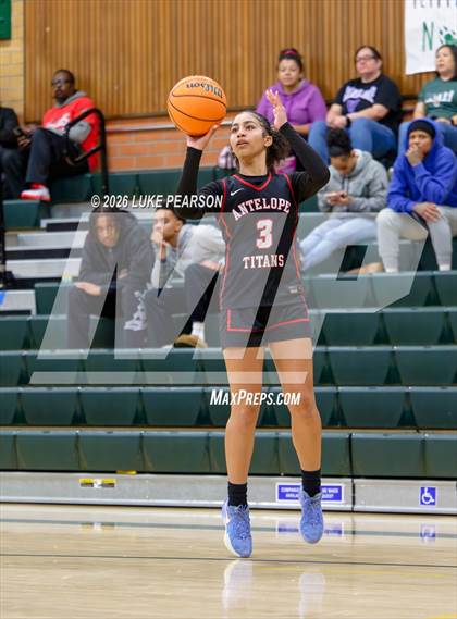 Thumbnail 2 in Antelope @ Kennedy photogallery.