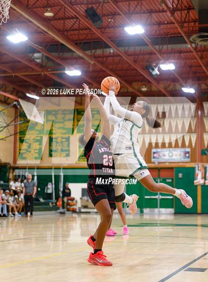 Thumbnail 1 in Antelope @ Kennedy photogallery.