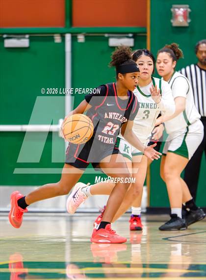 Thumbnail 1 in Antelope @ Kennedy photogallery.