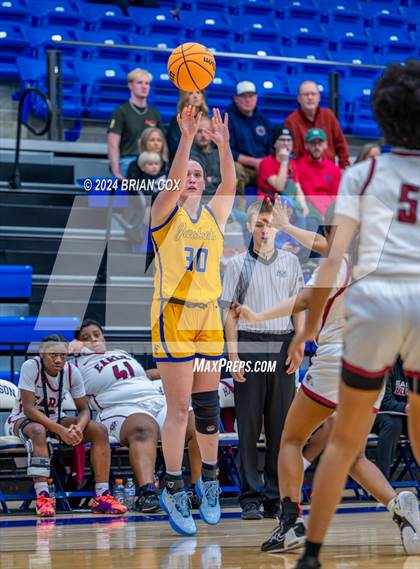 Thumbnail 3 in Sheridan vs Earle (Lendel Thomas Classic) photogallery.