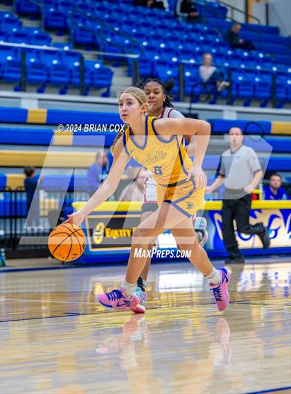 Thumbnail 3 in Sheridan vs Earle (Lendel Thomas Classic) photogallery.