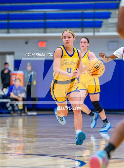 Thumbnail 2 in Sheridan vs Earle (Lendel Thomas Classic) photogallery.