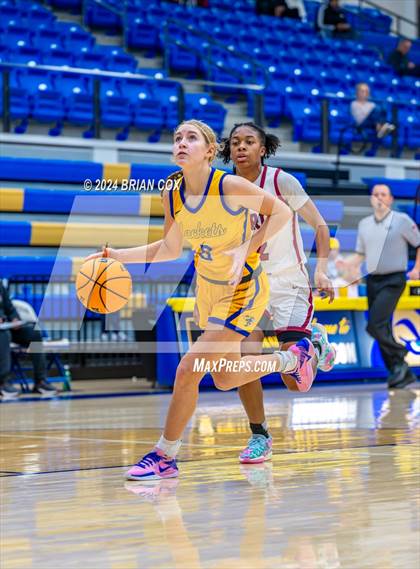 Thumbnail 1 in Sheridan vs Earle (Lendel Thomas Classic) photogallery.