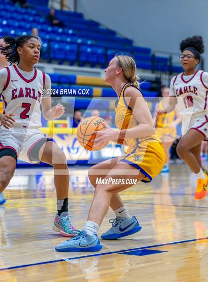 Thumbnail 3 in Sheridan vs Earle (Lendel Thomas Classic) photogallery.