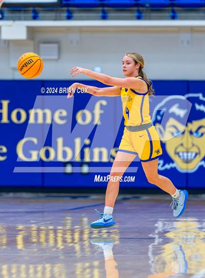 Thumbnail 1 in Sheridan vs Earle (Lendel Thomas Classic) photogallery.