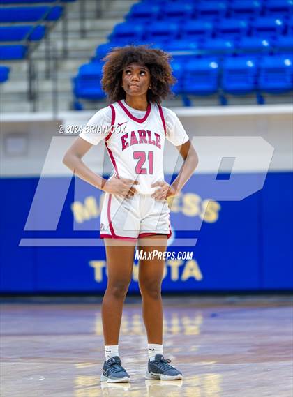 Thumbnail 1 in Sheridan vs Earle (Lendel Thomas Classic) photogallery.