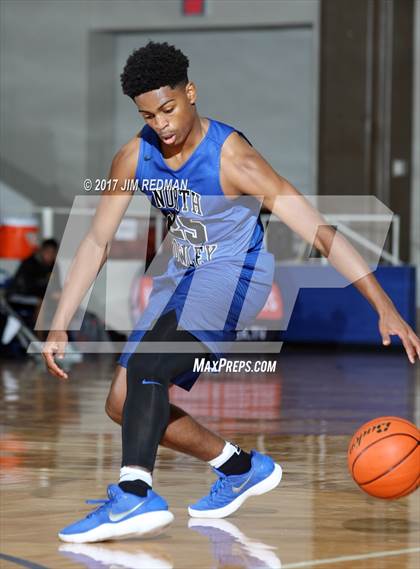 Thumbnail 2 in Humble vs. North Crowley (McDonald's Texas Invitational) photogallery.