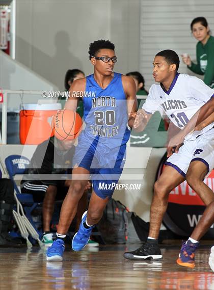Thumbnail 2 in Humble vs. North Crowley (McDonald's Texas Invitational) photogallery.