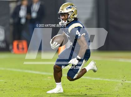 Thumbnail 3 in St. John Bosco vs. Mater Dei (CIF SS Division 1 Final) photogallery.