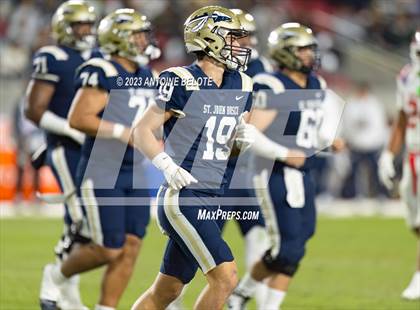 Thumbnail 2 in St. John Bosco vs. Mater Dei (CIF SS Division 1 Final) photogallery.