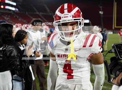 Thumbnail 2 in St. John Bosco vs. Mater Dei (CIF SS Division 1 Final) photogallery.