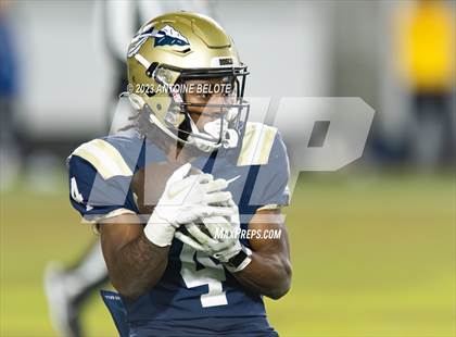 Thumbnail 2 in St. John Bosco vs. Mater Dei (CIF SS Division 1 Final) photogallery.