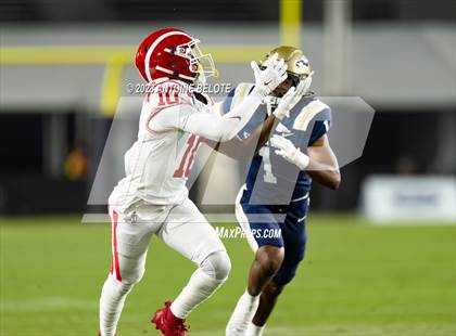 Thumbnail 3 in St. John Bosco vs. Mater Dei (CIF SS Division 1 Final) photogallery.