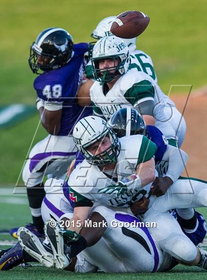 Thumbnail 1 in Morton Ranch vs Strake Jesuit photogallery.