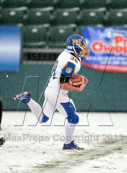 Thumbnail 1 in Depew vs. Maine-Endwell (NYSPHSAA Class B Semifinal) photogallery.