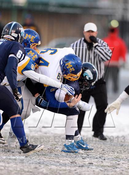 Thumbnail 1 in Depew vs. Maine-Endwell (NYSPHSAA Class B Semifinal) photogallery.