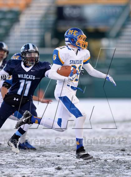 Thumbnail 1 in Depew vs. Maine-Endwell (NYSPHSAA Class B Semifinal) photogallery.