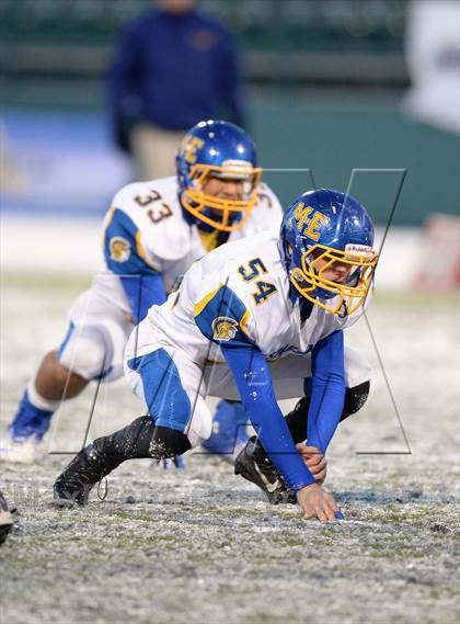 Thumbnail 2 in Depew vs. Maine-Endwell (NYSPHSAA Class B Semifinal) photogallery.