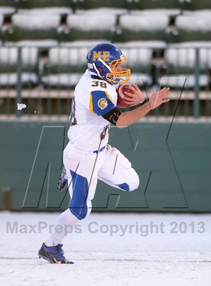 Thumbnail 1 in Depew vs. Maine-Endwell (NYSPHSAA Class B Semifinal) photogallery.