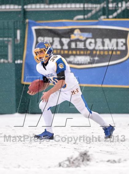 Thumbnail 2 in Depew vs. Maine-Endwell (NYSPHSAA Class B Semifinal) photogallery.