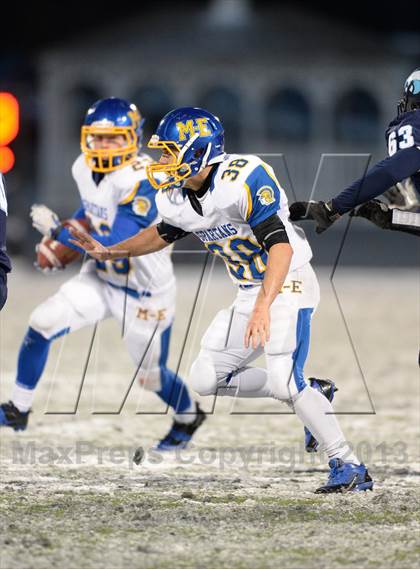 Thumbnail 3 in Depew vs. Maine-Endwell (NYSPHSAA Class B Semifinal) photogallery.