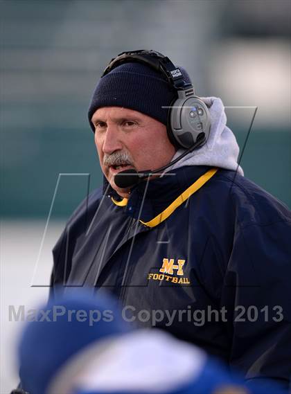 Thumbnail 1 in Depew vs. Maine-Endwell (NYSPHSAA Class B Semifinal) photogallery.
