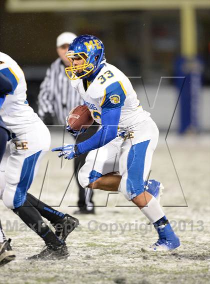 Thumbnail 2 in Depew vs. Maine-Endwell (NYSPHSAA Class B Semifinal) photogallery.