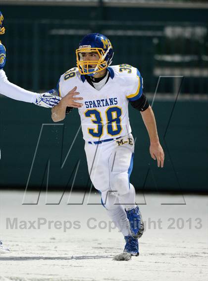 Thumbnail 1 in Depew vs. Maine-Endwell (NYSPHSAA Class B Semifinal) photogallery.