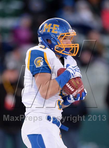 Thumbnail 1 in Depew vs. Maine-Endwell (NYSPHSAA Class B Semifinal) photogallery.
