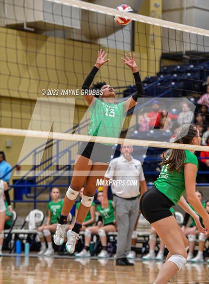 Thumbnail 2 in Tatum vs. Sabine (UIL 3A Region Bi-District) photogallery.