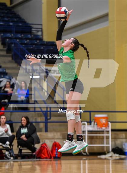 Thumbnail 2 in Tatum vs. Sabine (UIL 3A Region Bi-District) photogallery.