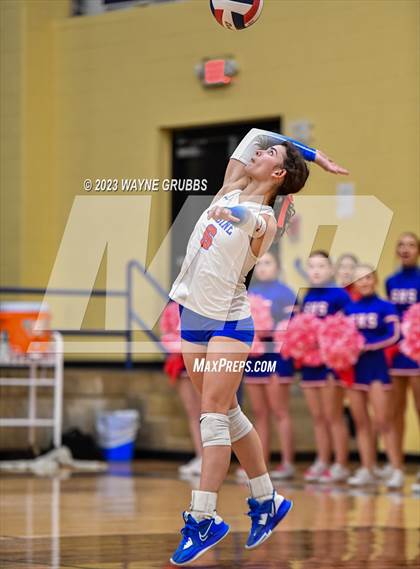 Thumbnail 2 in Tatum vs. Sabine (UIL 3A Region Bi-District) photogallery.