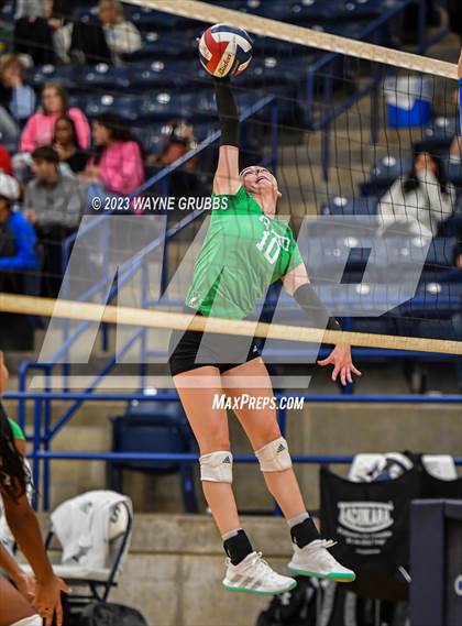 Thumbnail 2 in Tatum vs. Sabine (UIL 3A Region Bi-District) photogallery.