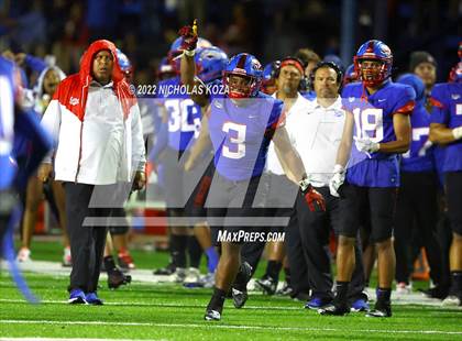 Thumbnail 3 in Warren vs. Serra photogallery.