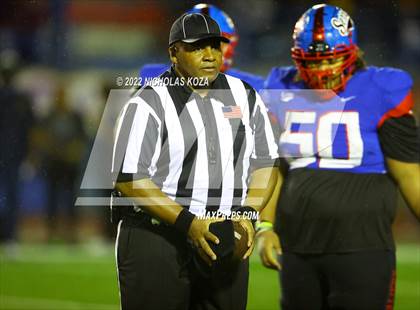 Thumbnail 1 in Warren vs. Serra photogallery.