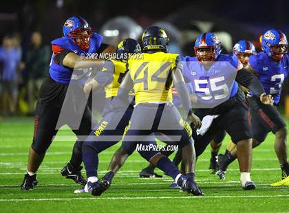 Thumbnail 2 in Warren vs. Serra photogallery.