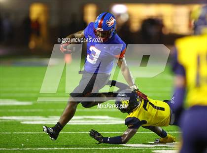 Thumbnail 1 in Warren vs. Serra photogallery.