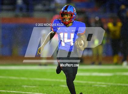 Thumbnail 1 in Warren vs. Serra photogallery.