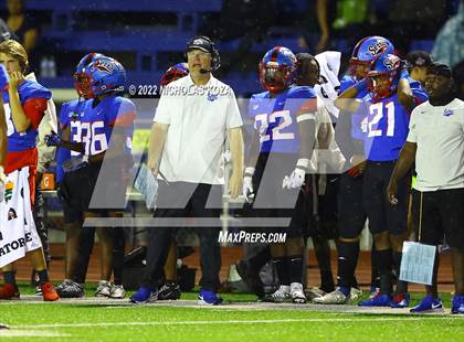 Thumbnail 3 in Warren vs. Serra photogallery.
