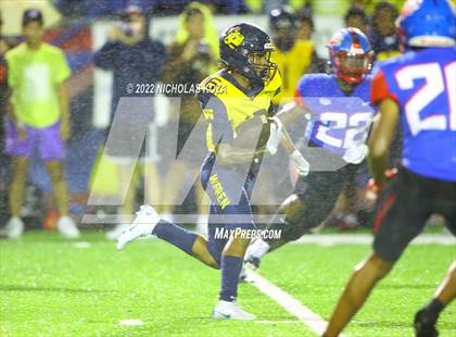 Thumbnail 3 in Warren vs. Serra photogallery.