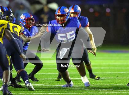 Thumbnail 1 in Warren vs. Serra photogallery.