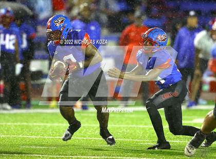Thumbnail 3 in Warren vs. Serra photogallery.