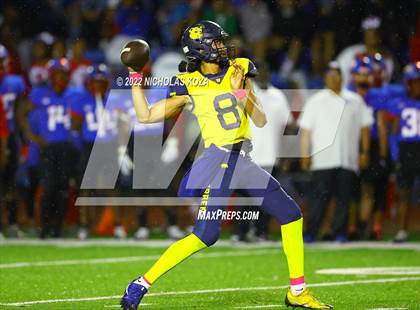 Thumbnail 1 in Warren vs. Serra photogallery.