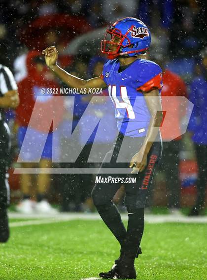 Thumbnail 2 in Warren vs. Serra photogallery.