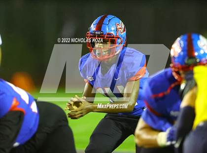 Thumbnail 1 in Warren vs. Serra photogallery.