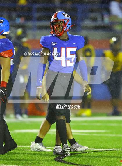 Thumbnail 1 in Warren vs. Serra photogallery.